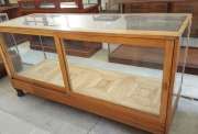 Alte restaurierte ladentheke vitrine 97102